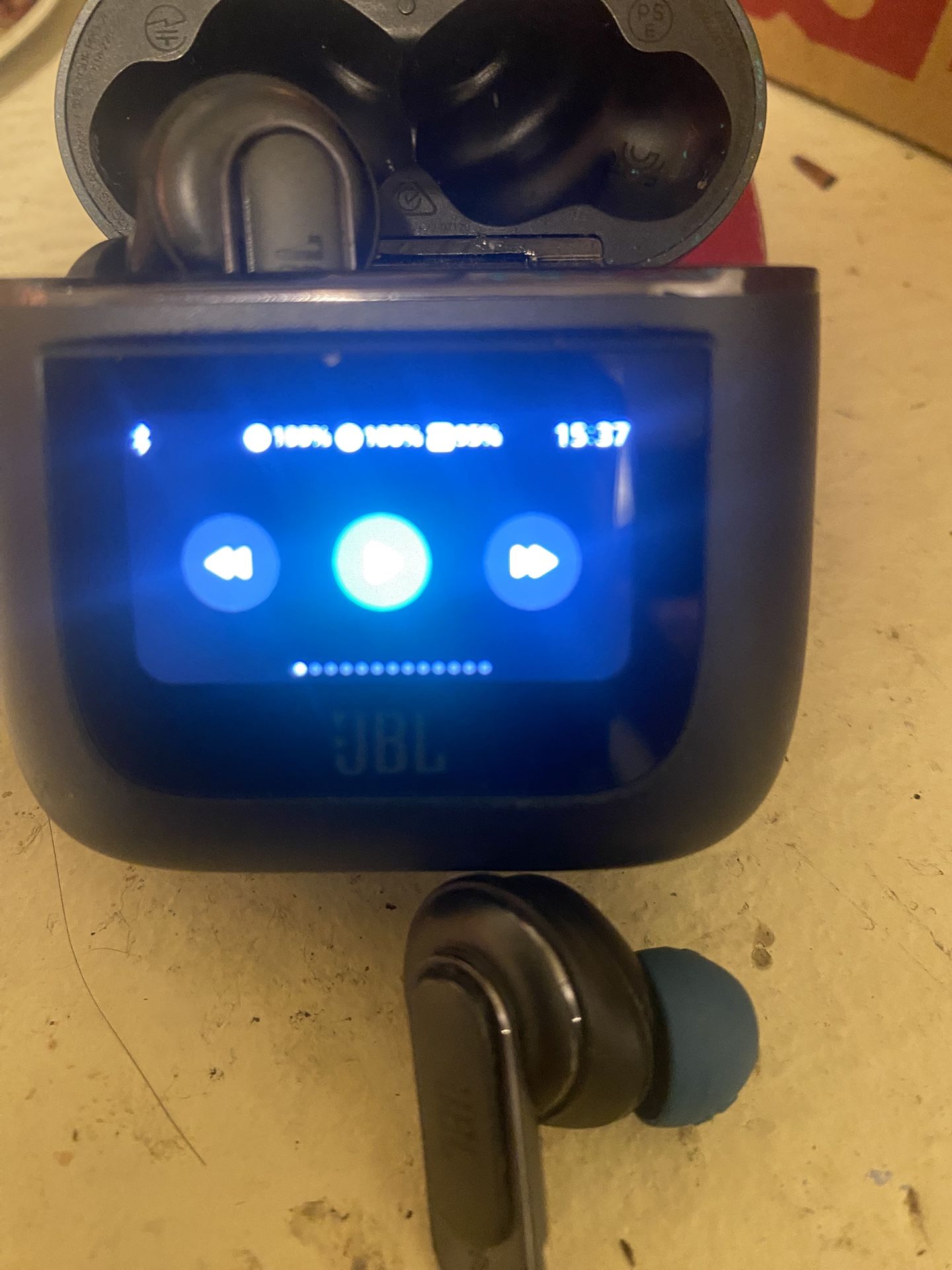 JBL TOUR 2  EARBUDS