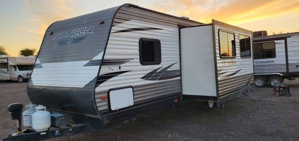 2020 Heartland pioneer bh270 Bunkhouse with slide sleeps 10