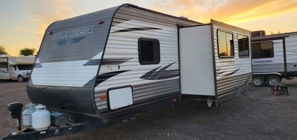 2020 Heartland pioneer bh270 Bunkhouse with slide sleeps 10 