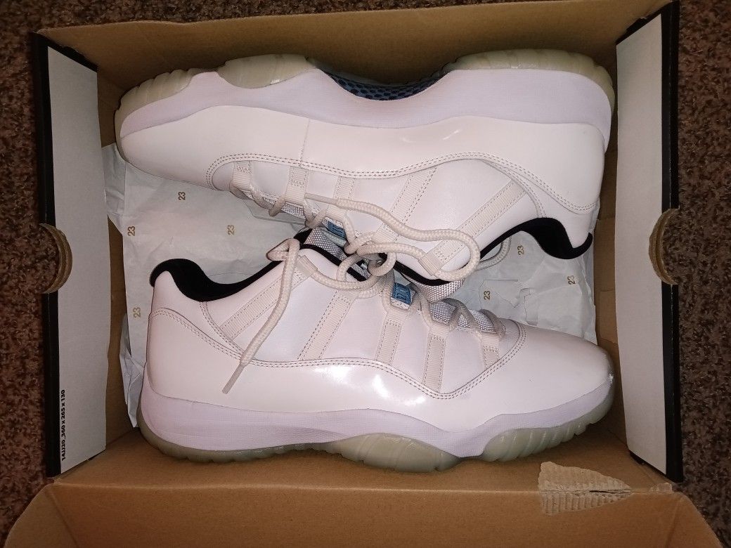 Jordan 11s Men Size 13