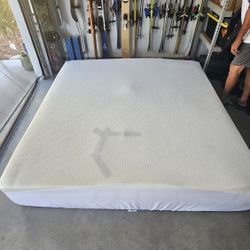 King 12 Inch Foam Mattress, w/ 2 Inch Tempurpedic Topper