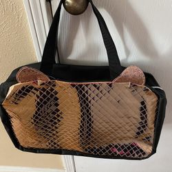 Tote/carry zippered bag