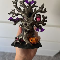 Bath & body works haunted tree wallflower plug