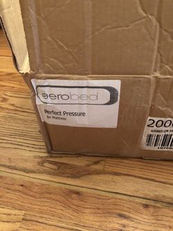Aerobed Classic Air Mattress, Queen. Air Pump included.