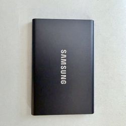 Samsung T7 2TB Portable SSD – Like New + Original Cables