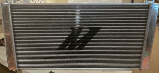 Mishimoto MMRAD-GMT-99 Performance Aluminum Radiator 1o2