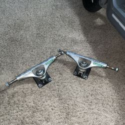 Venture Skate Trucks