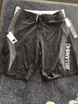 BILLABONG shorts size 32