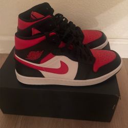 Air Jordan 1 Mid Size 8
