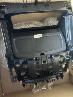 2015 Mercedes S550 Middle Cup Holder