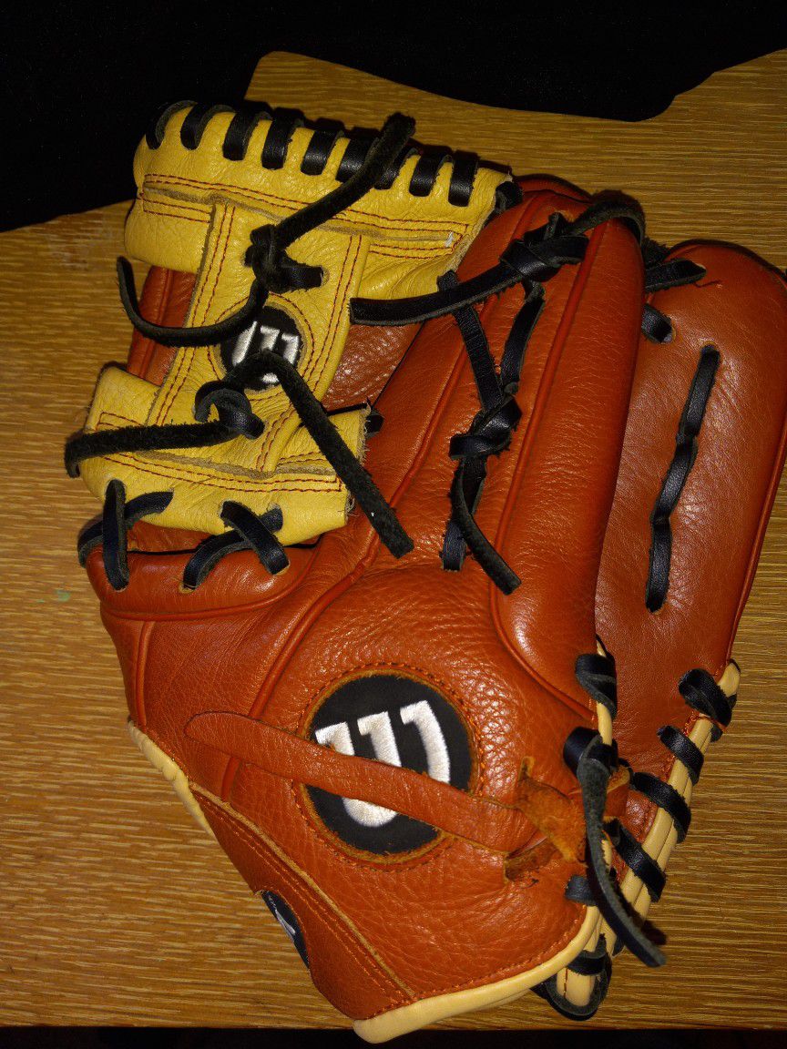 Baseball Glove A550