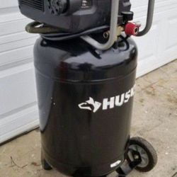   🛑 Cleaning Out Garage 🛑 20 Gallon Compressor  Like New