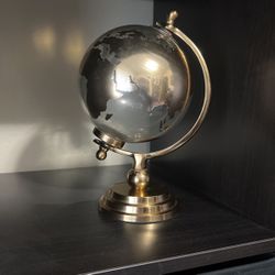 Gold globe