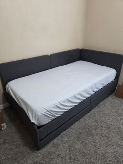 Twin Daybed / Day Bed with rails