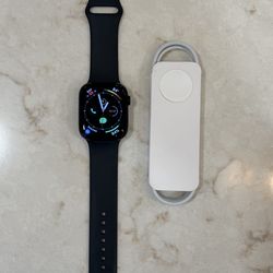 Apple Watch Series 8 45mm GPS Midnight Aluminum Very Good Condition