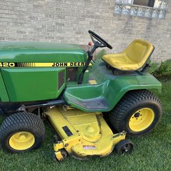 1983 John Deere 420 