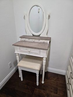 Vintage Style Vanity Table Set with Mirror and Stool
