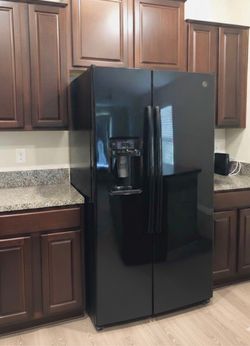 Black Kitchen Appliances Set