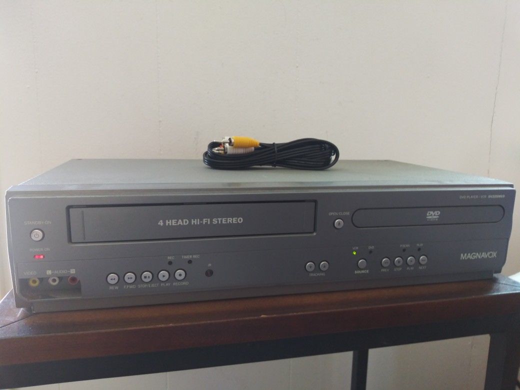 Magnavox DVD/vcr combo player DV225MG9