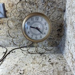  Vintage United Clock Corp. Wall Clock Model #66 