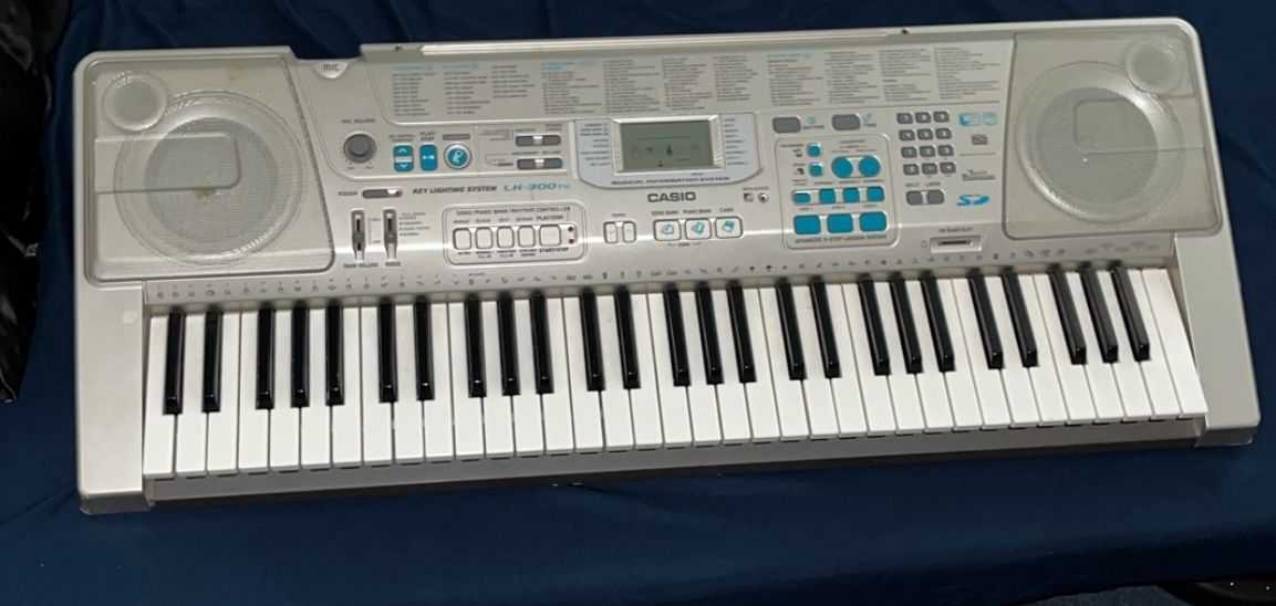 Casio LK 300 TV