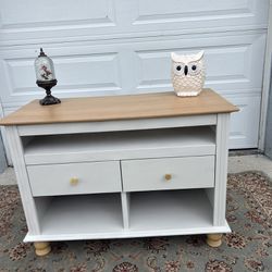 Beautiful Modern Entertainment Center  Or Entry Way Table With 2 Drawers 