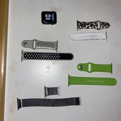 Apple Watch First Generation (with 4 Bands/No Charger)