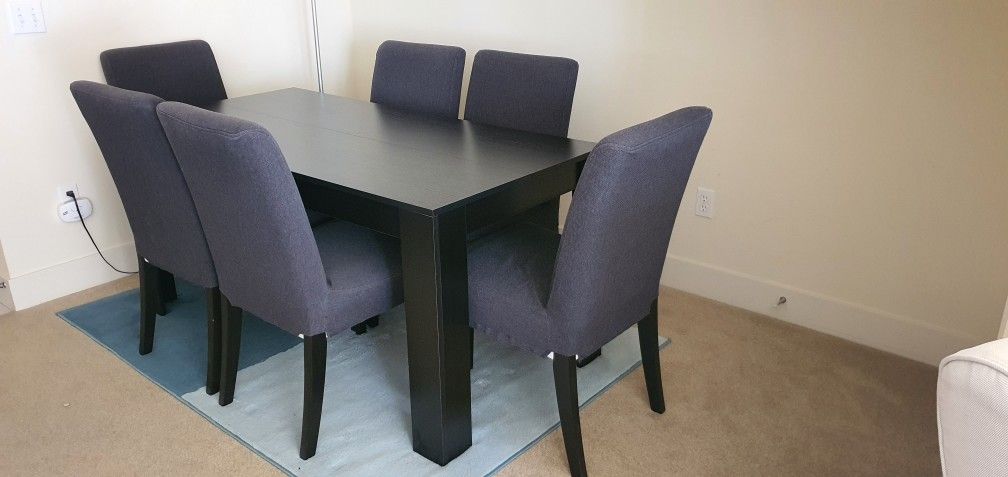 Ikea Set: 6 Ikea Chairs + Table + Ikea Carpet + Ikea Lamp