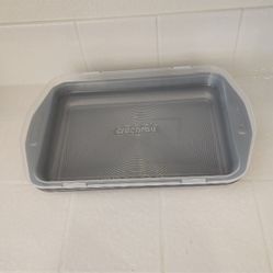 Circulon 9" × 13" Covered Cake Pan