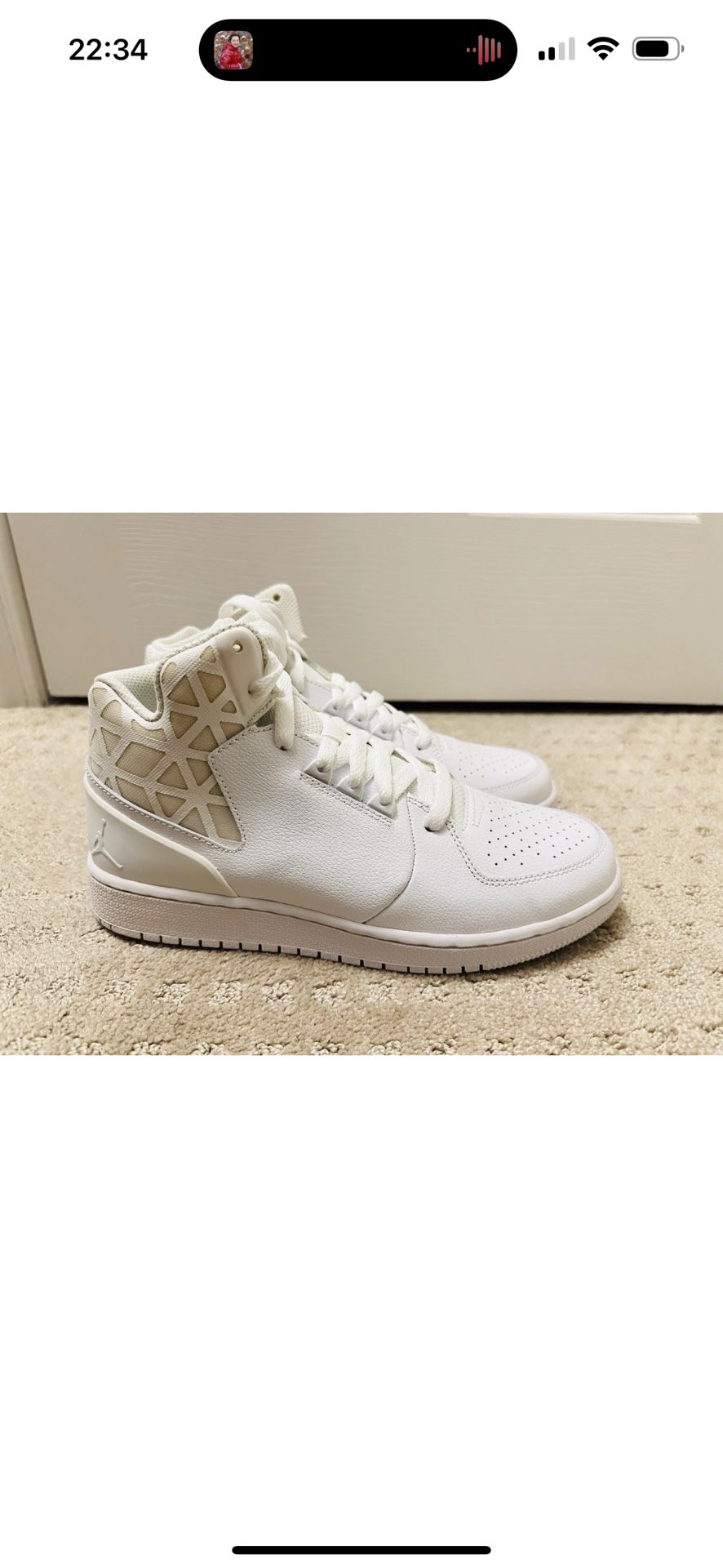 Jordan 1 Flight 3 Triple. White Color. Youth Size: US 6.5 Y. UK 6. EUR 39.