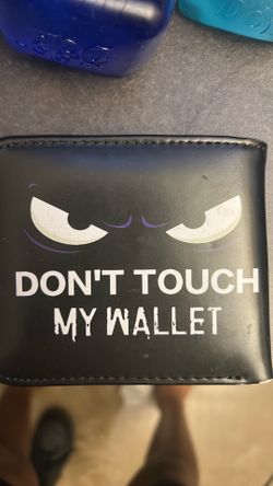“Don’t touch my wallet” wallet