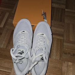 Nike Air Max 1 Pure Platinum Mini Swoosh Size 11 (Like New)
Price: $130
