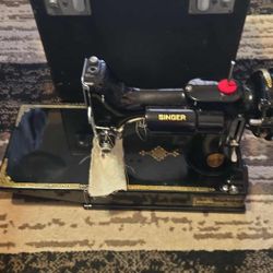 Singer featherweight 221k sewing machine 