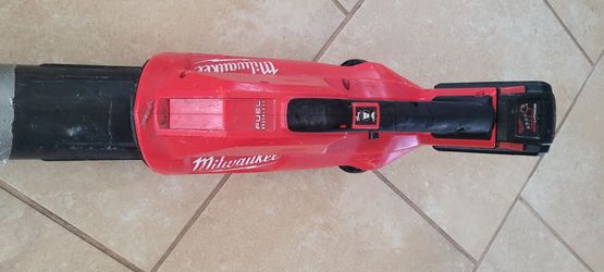 Milwaukee® M18 FUELTM Single Battery Handheld Leaf Blower