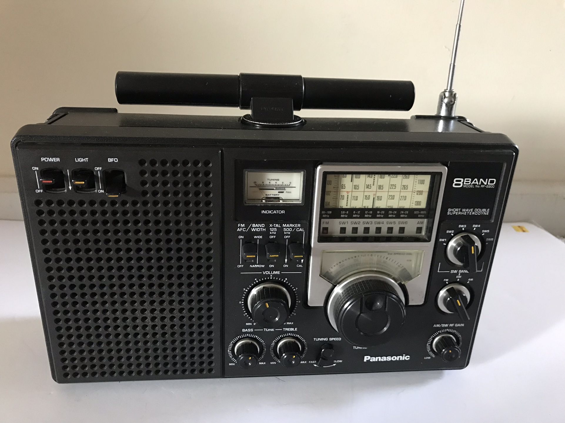 Good Condition Panasonic 8BAND FM/AM/SW1-6 Receiver Model No RF-2200,