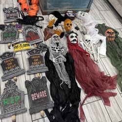 Halloween decor lot