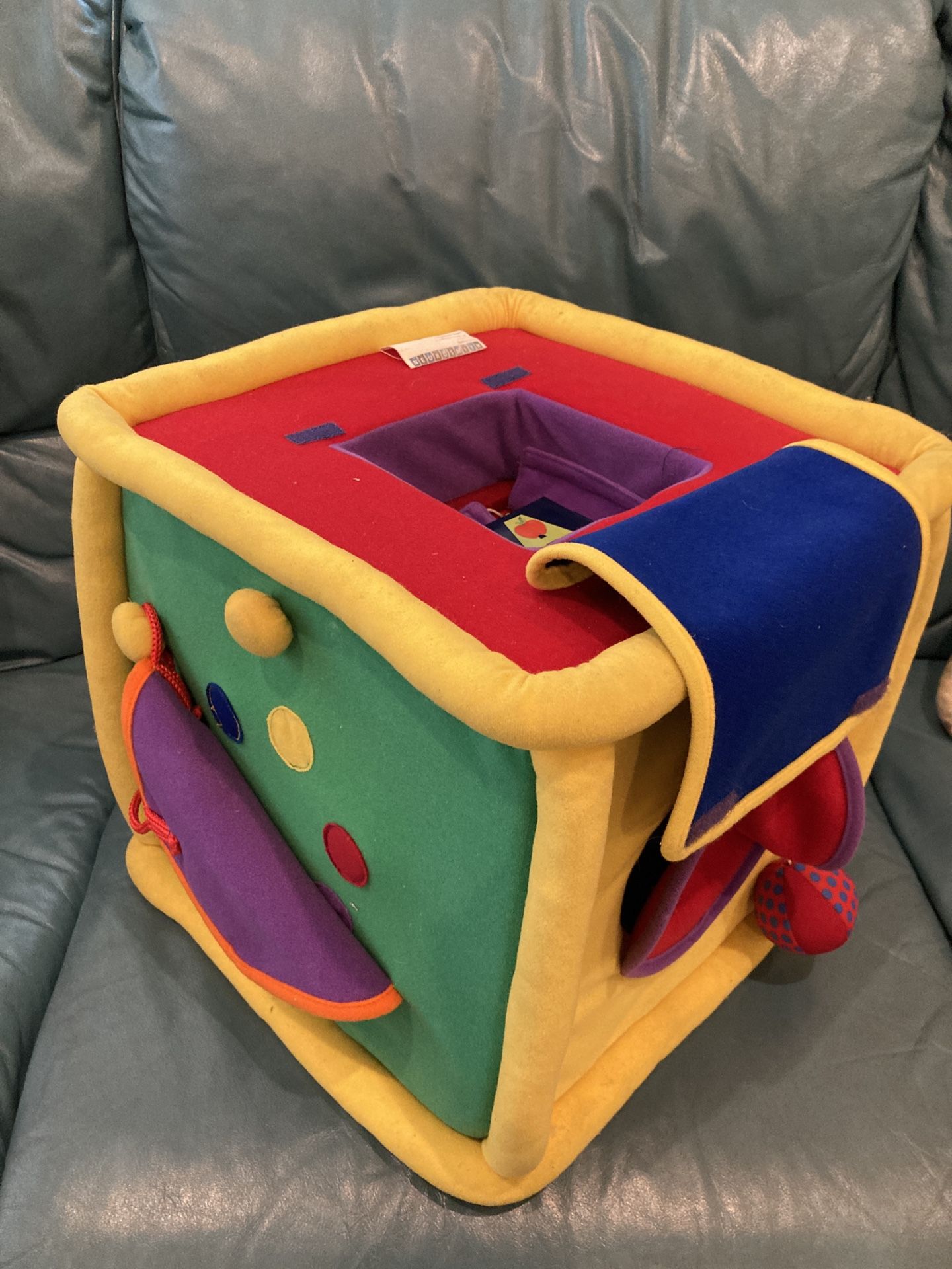 Neurosmith Plush Jumbo Activity Learning Cube