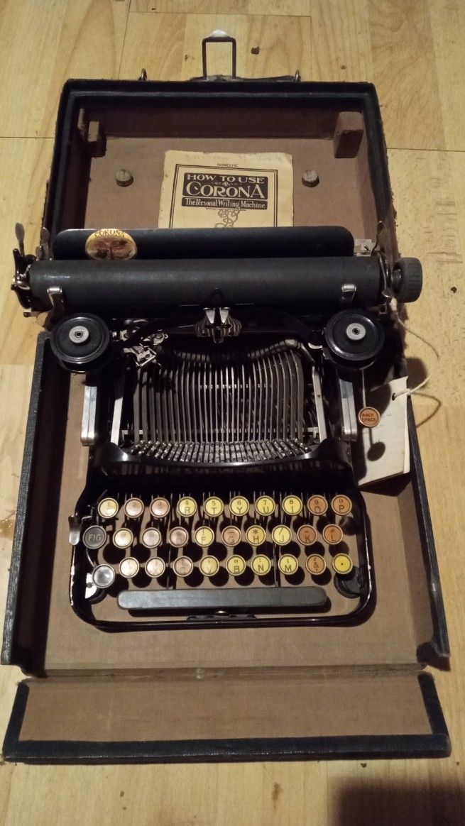 Vintage Corona 3 Folding Typewriter
