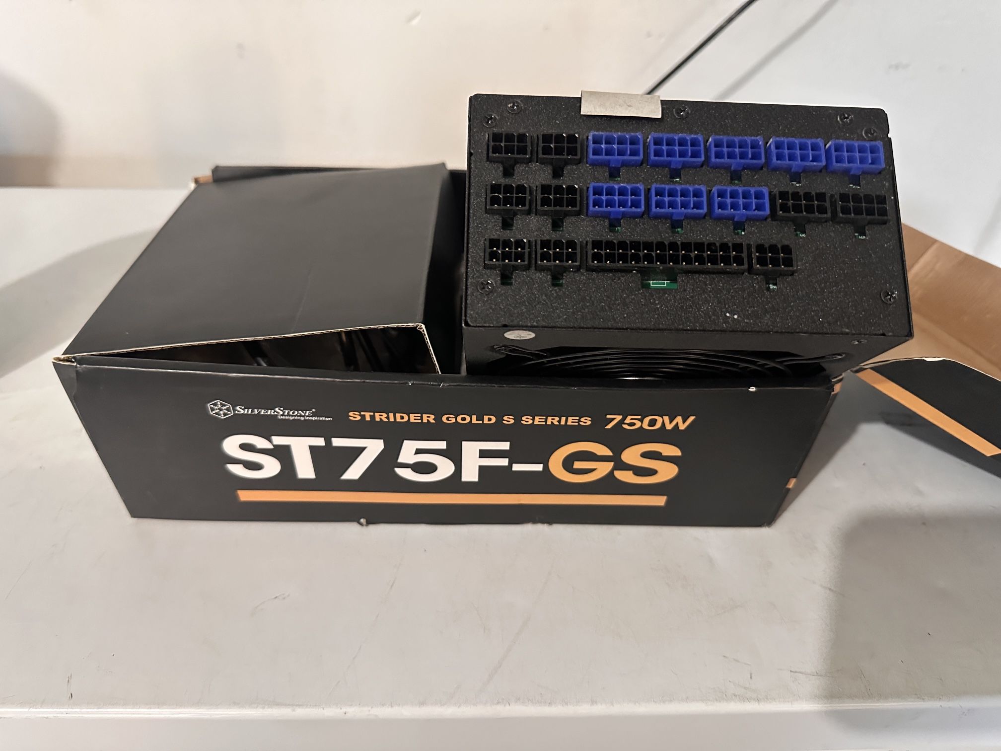 Silver Stone 750 Power Supply