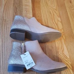 Girl Boots Size 5 Kids new