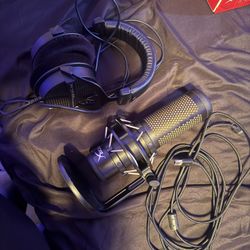 HyperX QuadCast S with DT 990 PRO Black Limited Edition bundle