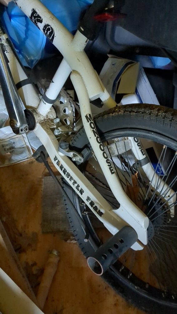 Boys BMX Mongoose
