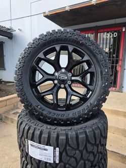 20" CHEVY rims w/ 33x12.50R20 MT tires