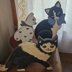 Vintage Wooden Cat Decor 