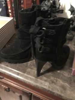 Black ladies heel bootie