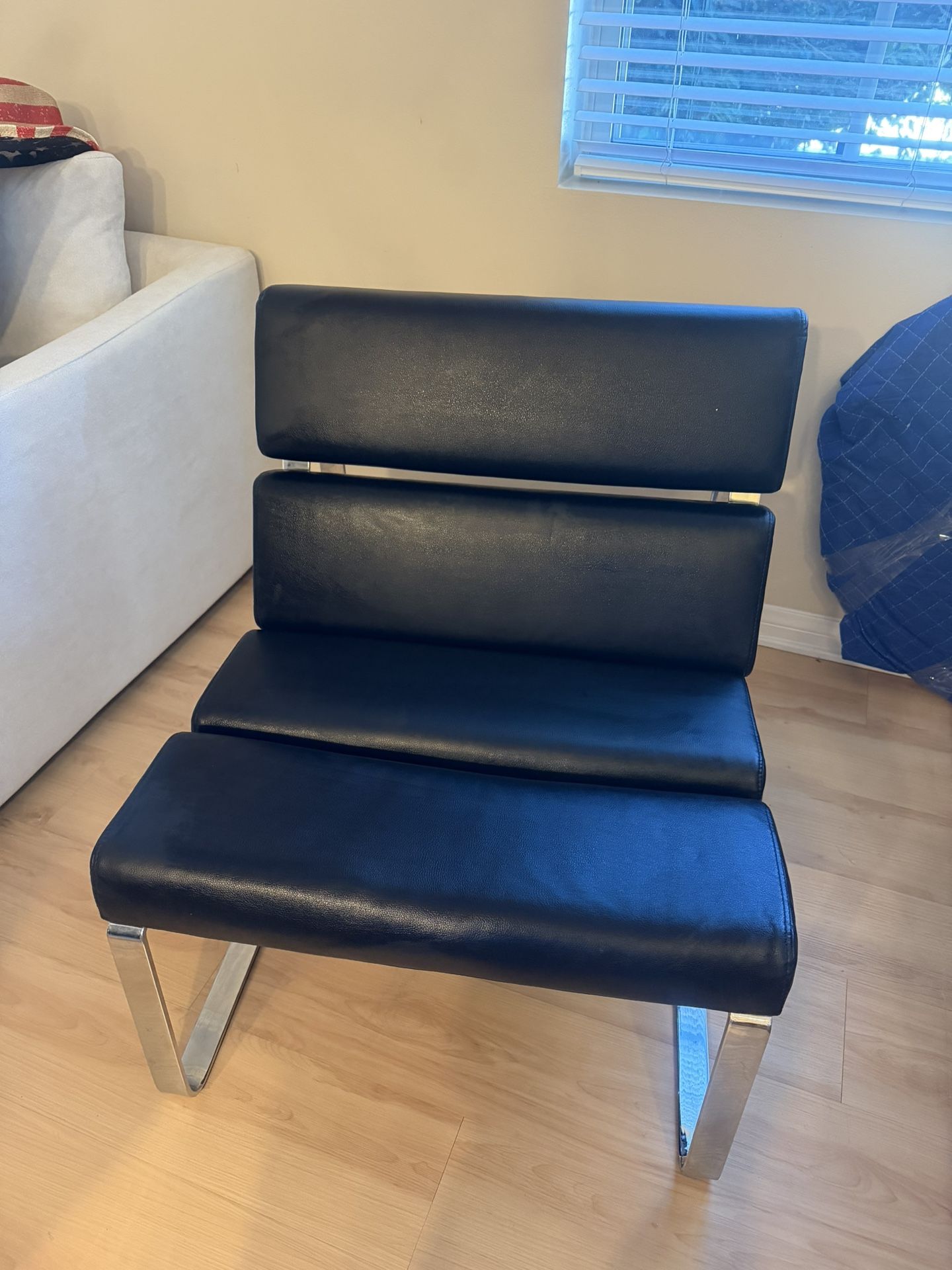 Modern Heavy Chrome Lounge Chairs – Set of 2 – Excellent Condition