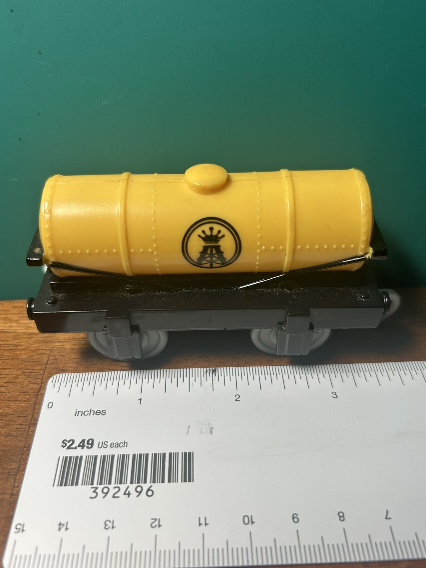 Thomas Trackmaster T4640 Yellow Tanker 2009 Mattel - Thomas The Tank Engine & Friends