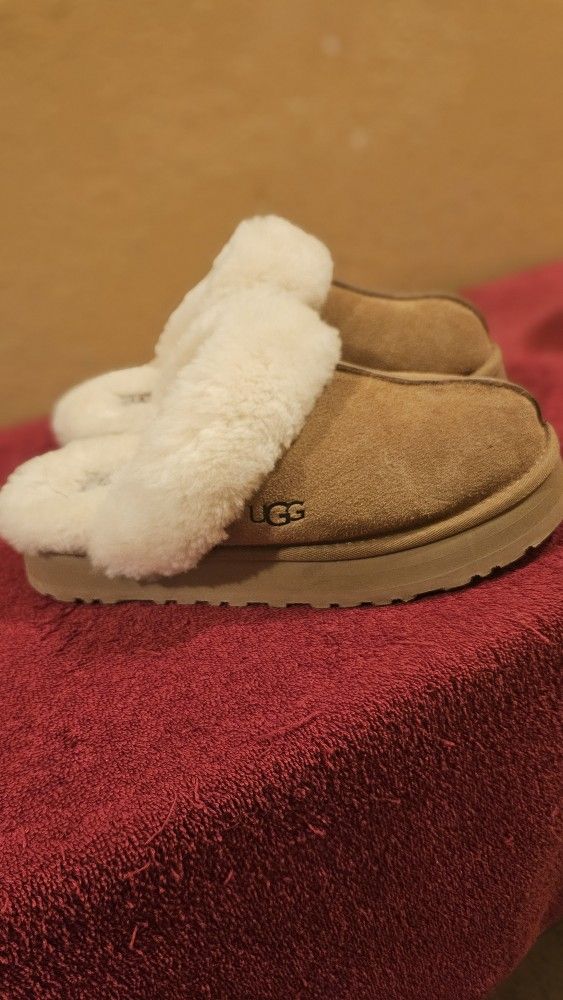 Pantuflas  UGG Size 9