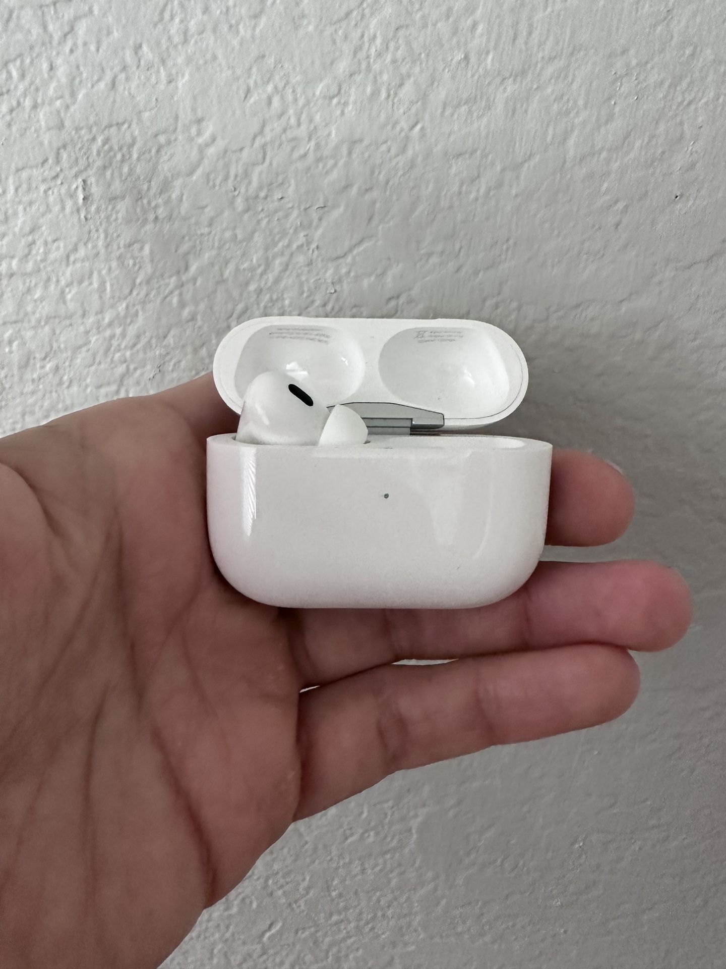 Apple Airpods Pro 2nd Generation missing Right Bud