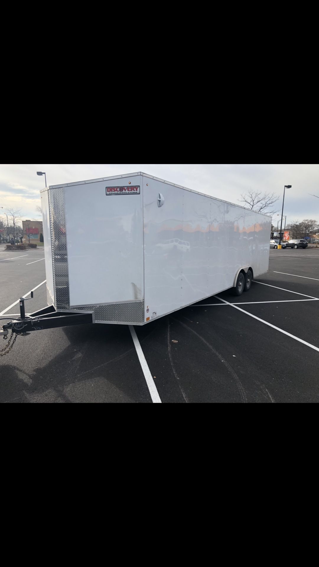 Discovery 2020 8.5x28 Enclosed trailer